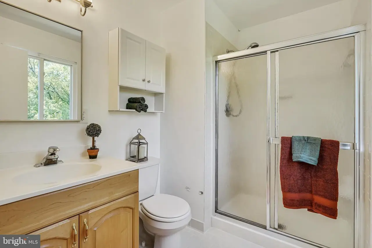 Ordinary Way primary bathroom before renovation